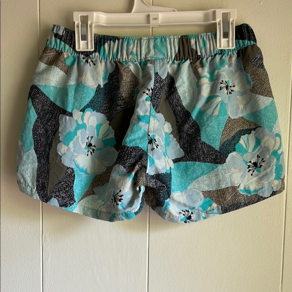 Patagonia Athletic Blue Black Floral Hibiscus Field Barely Baggies Shorts Sz XS - Picture 9 of 13